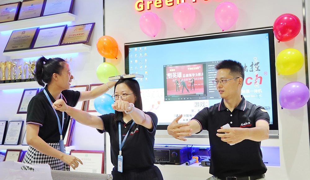 GreenTouch &Ccedil;alışanlarının Doğum G&uuml;n&uuml; Partisi