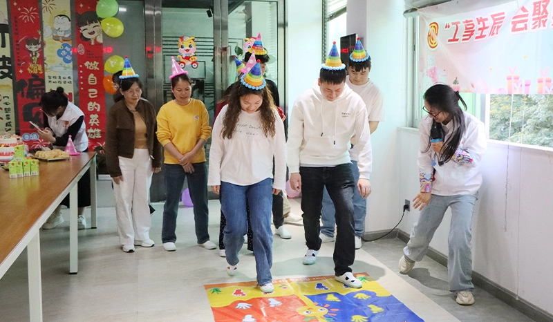 GreenTouch'ın ilk &ccedil;eyrek &ccedil;alışanlarının doğum g&uuml;n&uuml; partisi