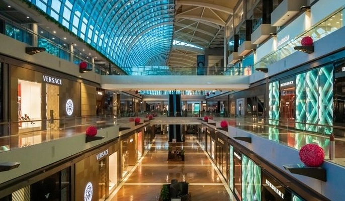 Singapur'daki mağaza, self servis kiosk aracılığıyla alkoll&uuml; i&ccedil;ecekler sunmaktadır.