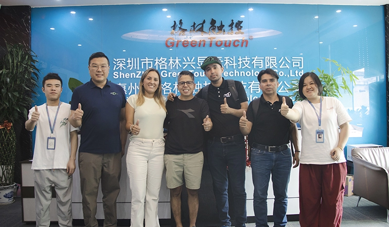 Kolombiyalı m&uuml;şterilerden ziyaretler almak.